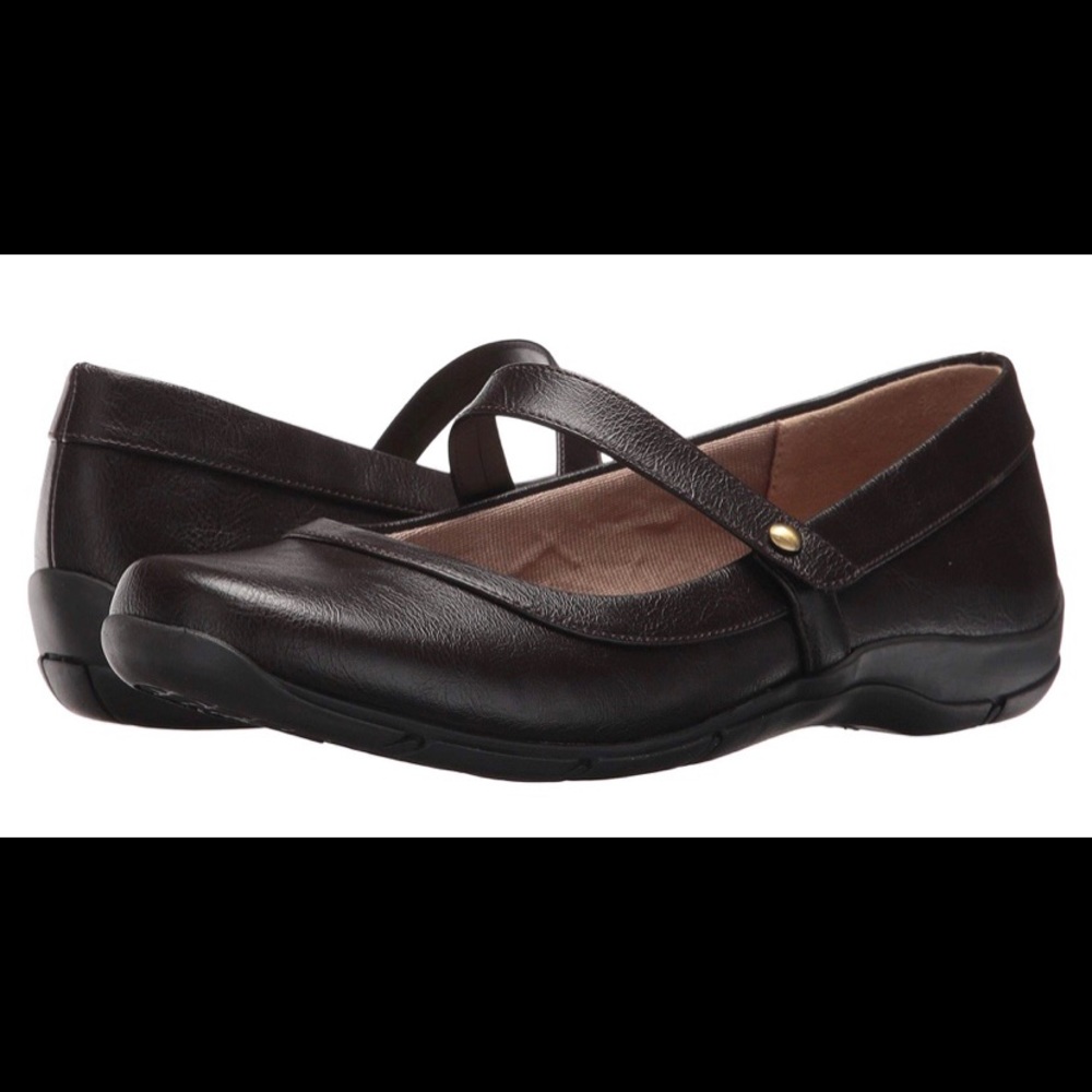 BRAND NEW Lifestride memory foam Mary Janes.